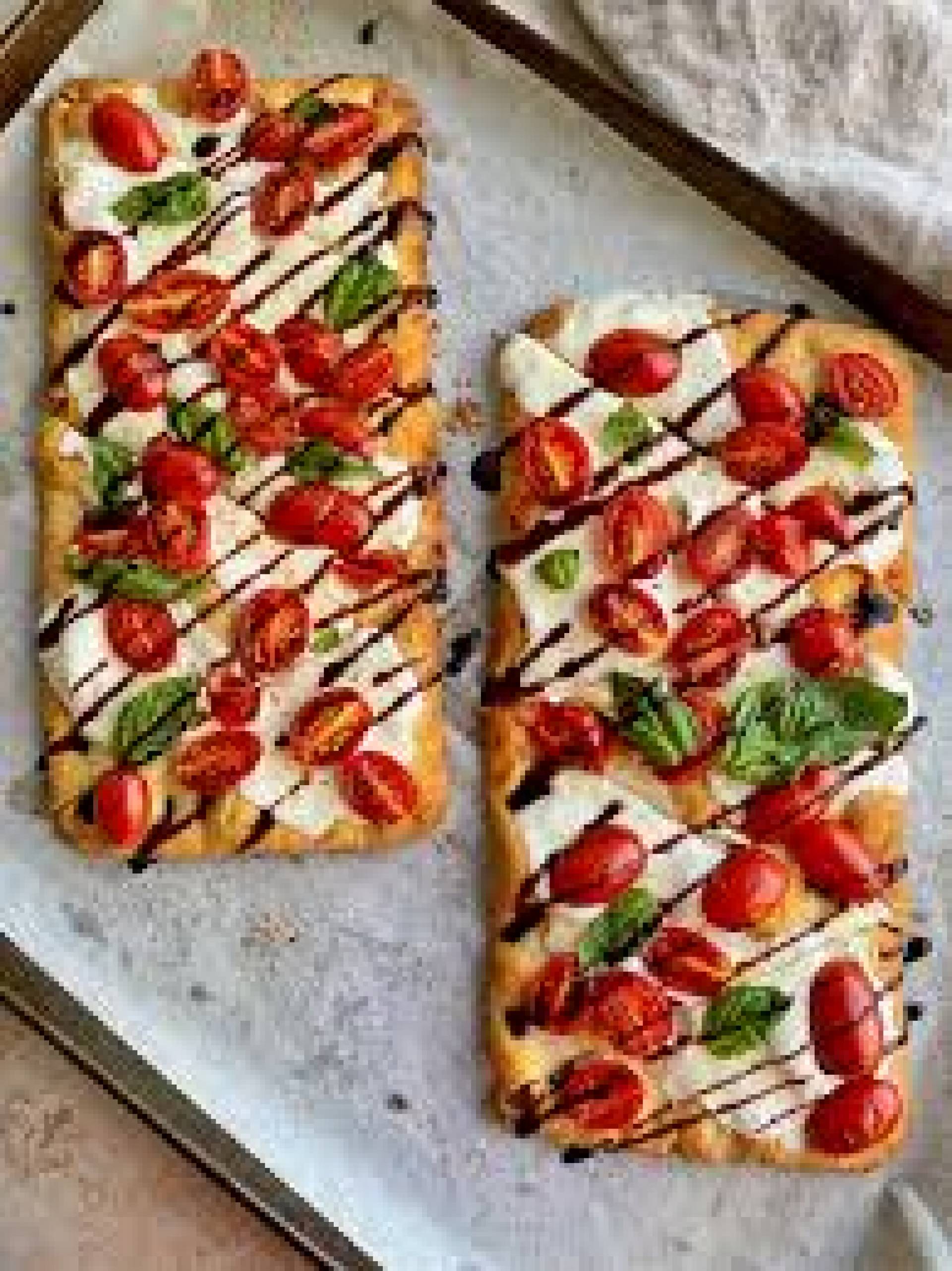 Caprese Flatbread with Arugula Pesto, Blackberry Arugula Salad